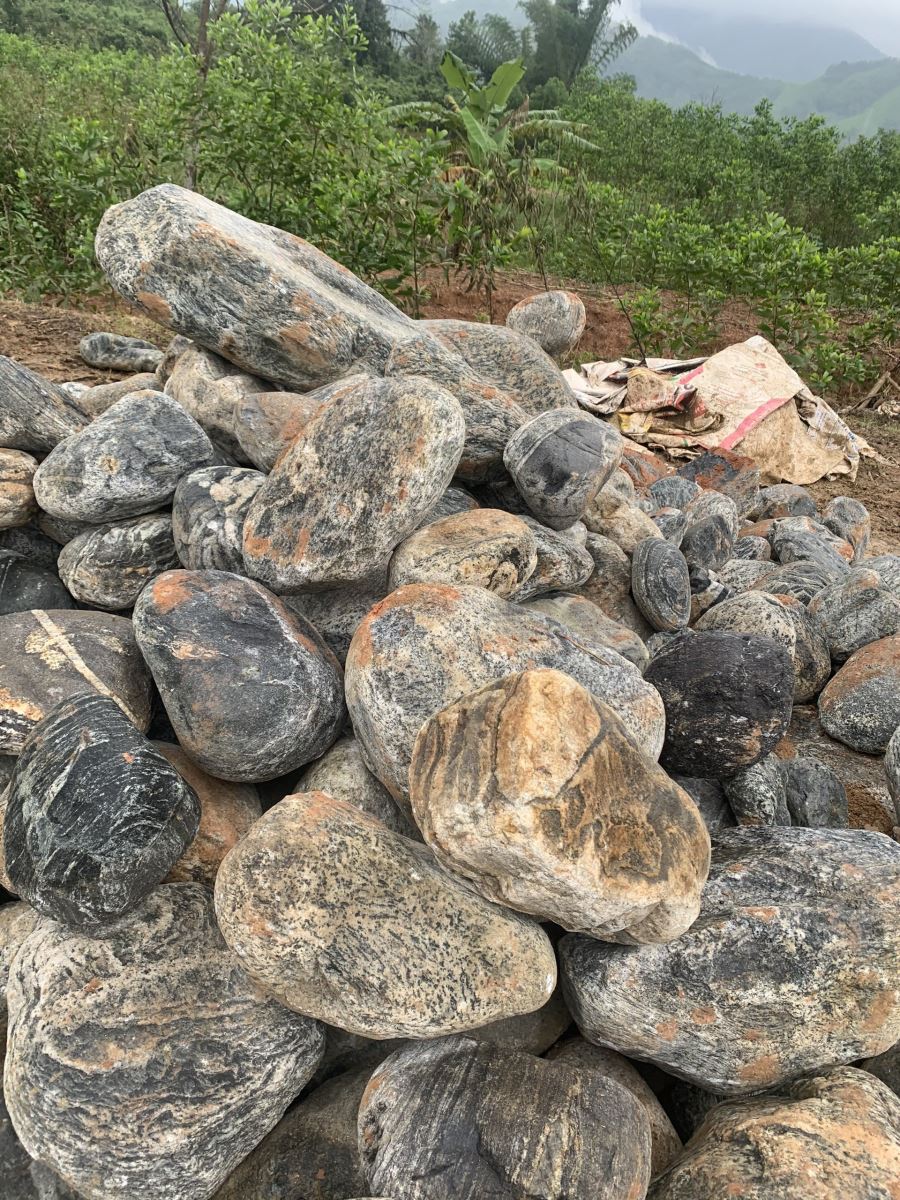 Mẫu đá được lựa chọn để thi công bẻ cá Koi huyện Đức Trọng